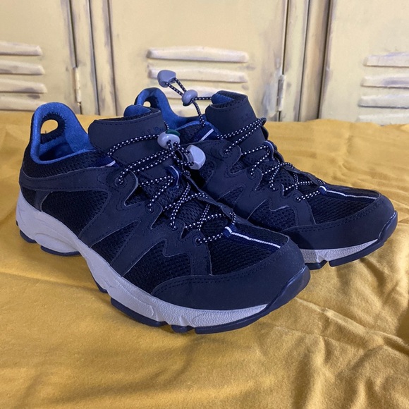 L.L. Bean - women’s size 8.5 - water hiking walking bungee life black blue shoes - Picture 1 of 5